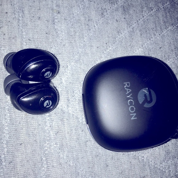 Raycon(offer cash or trade for phone) - Picture 1 of 2